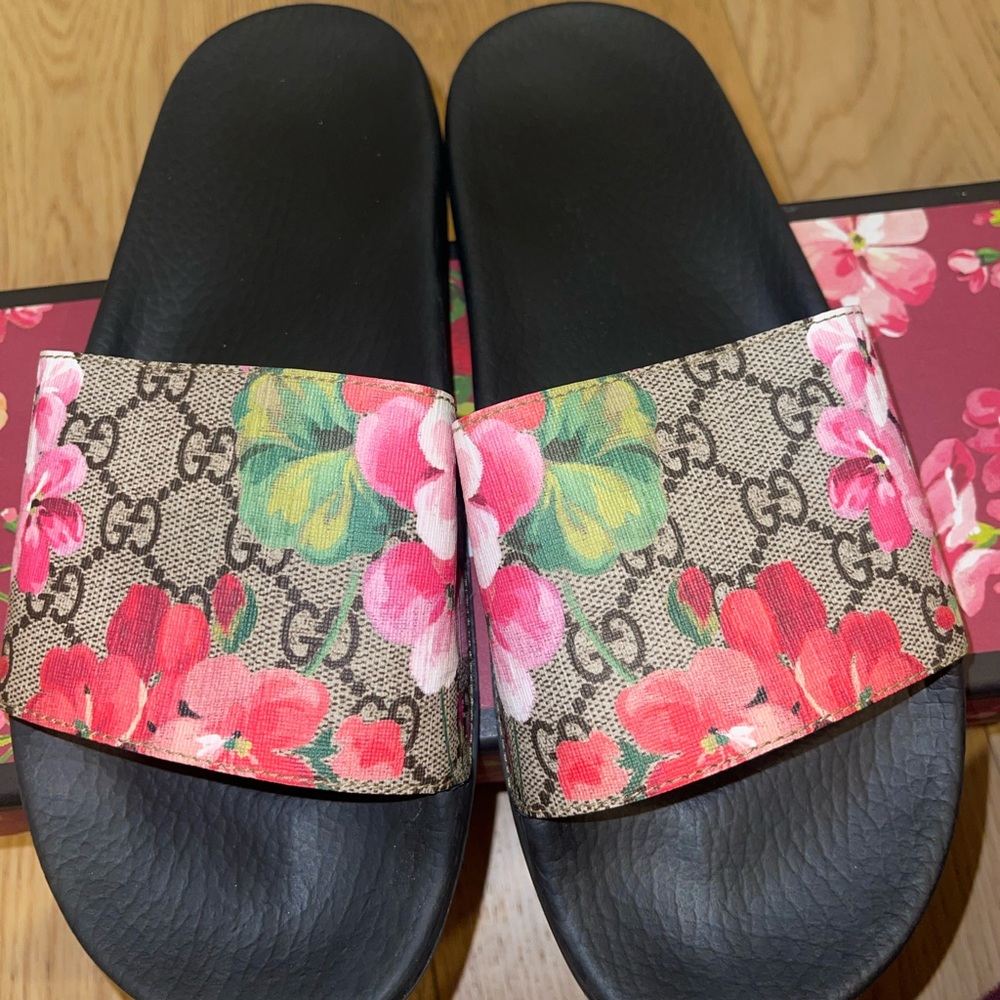 Gucci GG BLOOMS SUPREME FLORAL SLIDE SANDAL